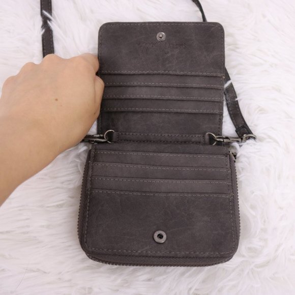2/$20 NWOT Simply Noelle mini grey crossbody - Picture 4 of 9